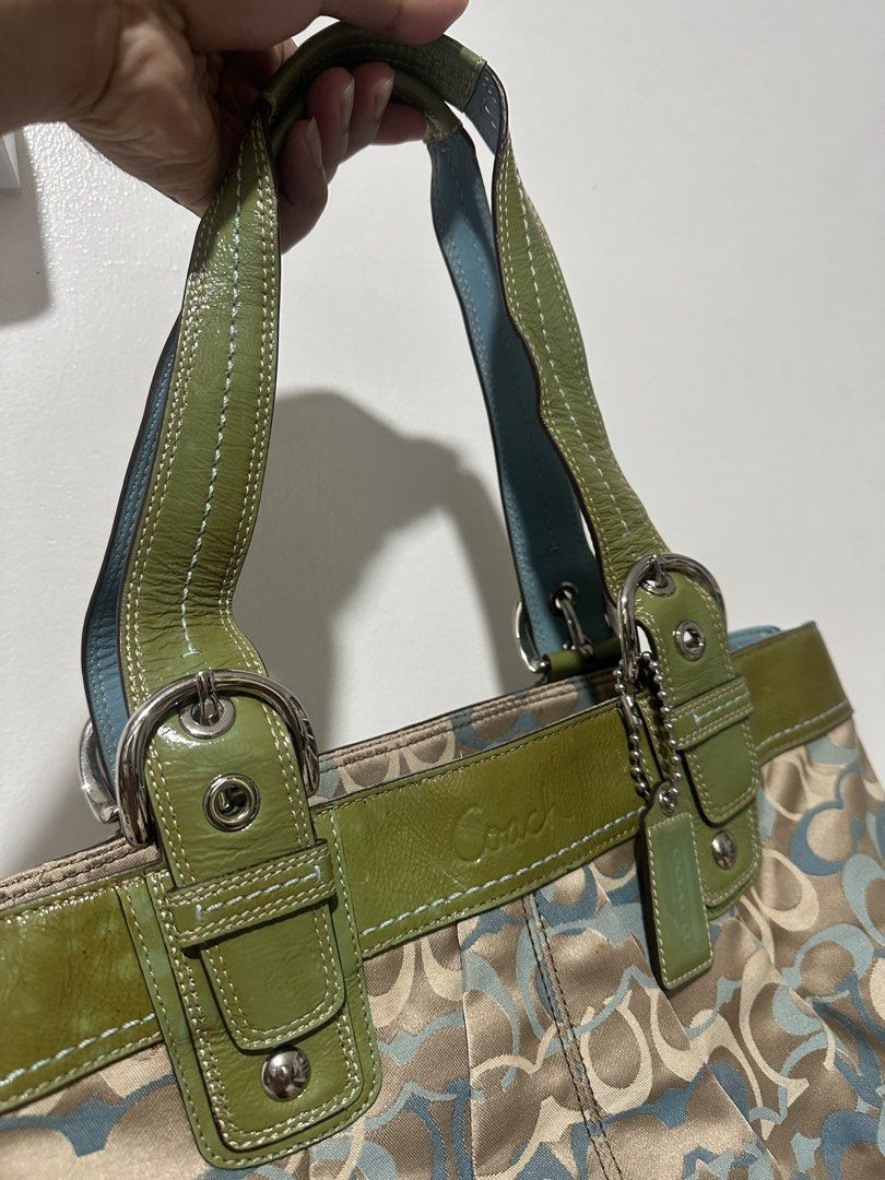 Coach (Category: Shoulder Bags) located in Valenzuela. Submitted by wytepicks (Listing ID 1470132794, Image 3). Description: Coach Sage Green Authentic 4k only.