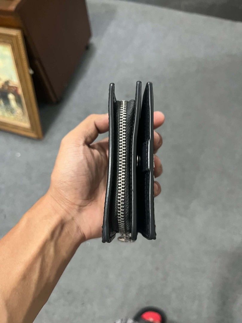 Coach (Category: Luxury Bags & Wallets) located in Manila. Submitted by drenren (Listing ID 1470133734, Image 3). Description: anyone looking sariwa for only 2,100 free sf.