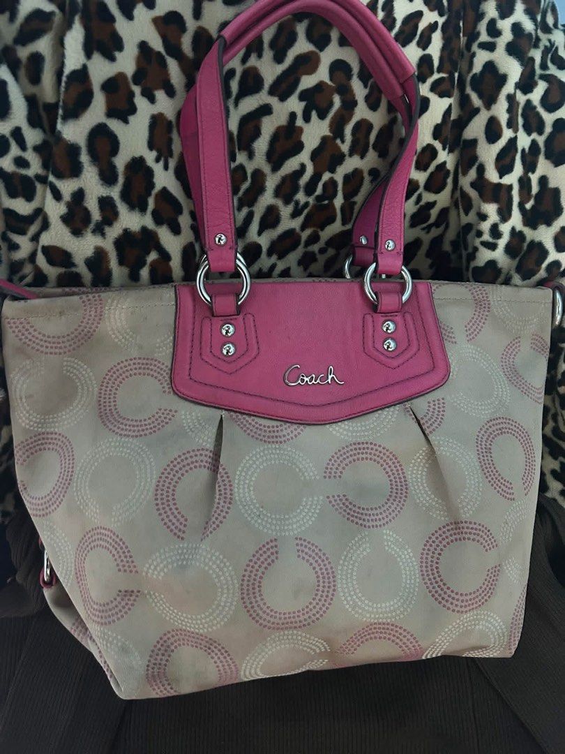 coach Ashley pink tote (Category: Shoulder Bags) located in Manila. Submitted by charmeofficial (Listing ID 1470103494, Image 1). Description: .