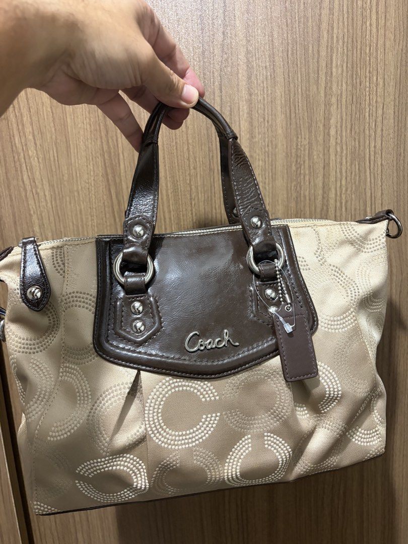 *Coach Ashley Satchel* (Category: Luxury Bags & Wallets) located in Mandaluyong City. Submitted by localbudol (Listing ID 1470107841, Image 2). Description: .