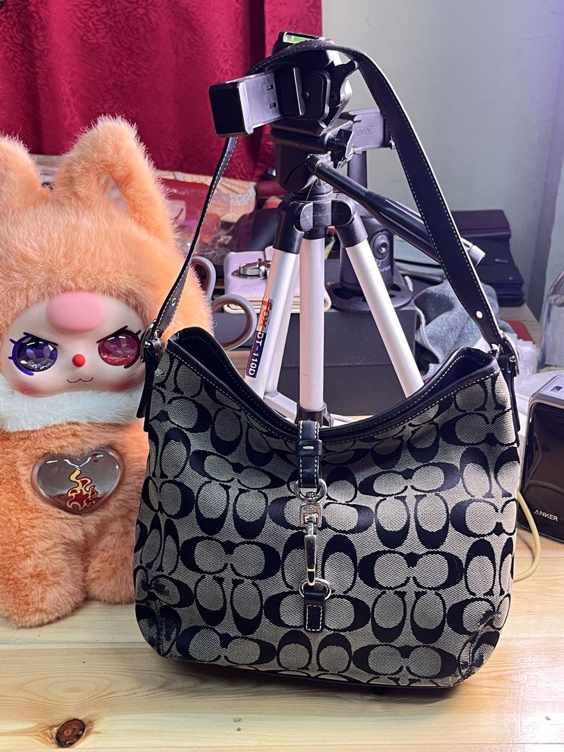 Coach canvas leather bag (Category: Shoulder Bags) located in Cagayan de Oro. Submitted by allaboutukayukaybagscdo (Listing ID 1470037856, Image 1). Description: .