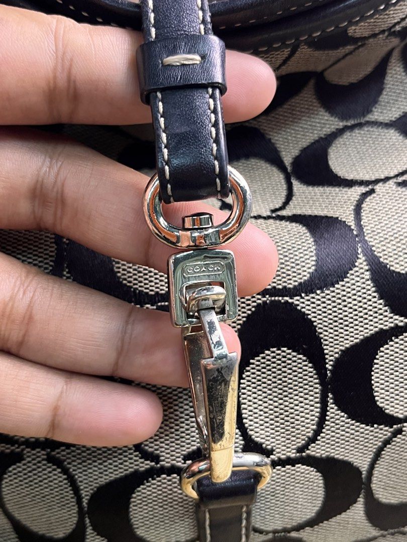 Coach canvas leather kili bag (Category: Shoulder Bags) located in Cagayan de Oro. Submitted by prelovedukayukaybags_cdo (Listing ID 1470020174, Image 2). Description: .