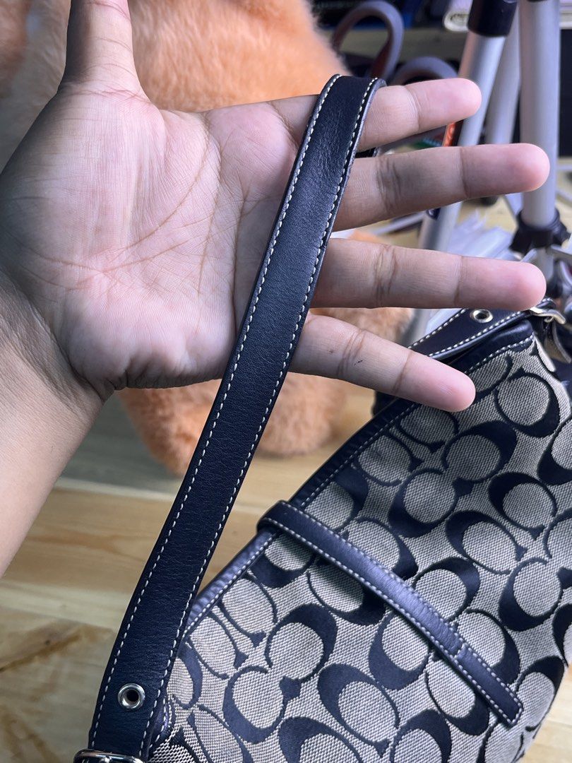 Coach canvas leather kili bag (Category: Shoulder Bags) located in Cagayan de Oro. Submitted by prelovedukayukaybags_cdo (Listing ID 1470020174, Image 3). Description: .