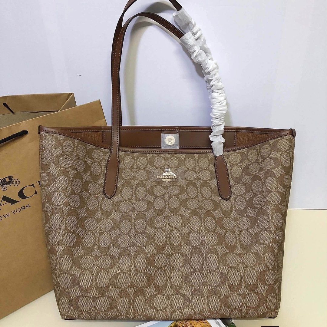 Coach City Tote (Category: Shoulder Bags) located in Binan City. Submitted by pinkykeenshop (Listing ID 1470107019, Image 1). Description: .