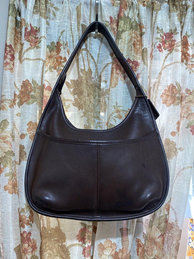 Coach Ergo 9033 Vintage Bag (Category: Shoulder Bags) located in Muntinlupa City. Submitted by lovefrenzie (Listing ID 1470008156, Image 1). Description: ‼️PM FOR THE EXACT PRICE ‼️ Coach Ergo 9033 in Mahogany. Made in Costa Rica In very good condition. Rare Color Super minimalist design Vintage bag.