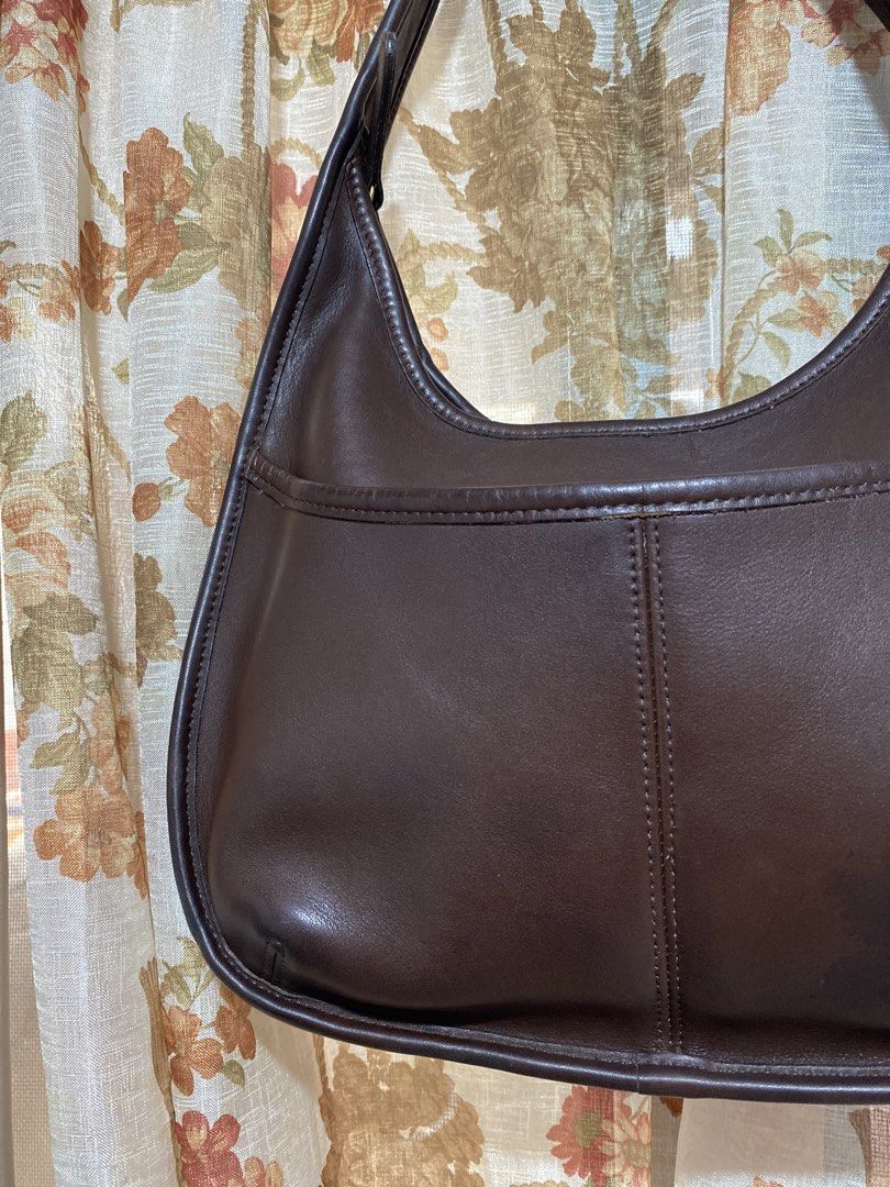 Coach Ergo 9033 Vintage Bag (Category: Shoulder Bags) located in Muntinlupa City. Submitted by lovefrenzie (Listing ID 1470008156, Image 2). Description: ‼️PM FOR THE EXACT PRICE ‼️ Coach Ergo 9033 in Mahogany. Made in Costa Rica In very good condition. Rare Color Super minimalist design Vintage bag.