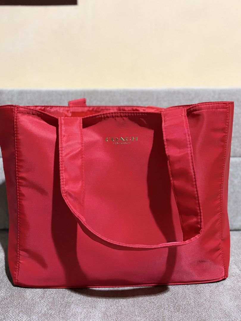 Coach Fragrance Red Tote (Category: Tote Bags) located in San Mateo. Submitted by thewanderlustmanila (Listing ID 1470028352, Image 3). Description: 2200 + sf.
