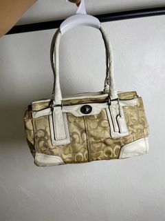 (Category: ) located in . Submitted by thrifted.john (Listing ID 1470051411, Image 1). Description: .