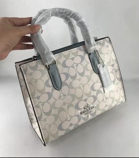 (Category: ) located in . Submitted by bagsboutiqueph (Listing ID 1470072883, Image 1). Description: .
