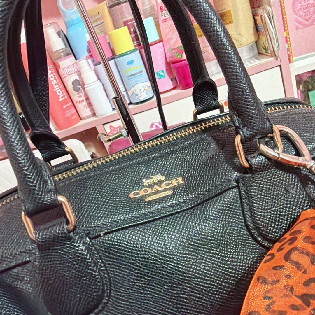 COACH MINI BENETTE SATCHEL (Category: Luxury Bags & Wallets) located in San Mateo. Submitted by ikay_bee (Listing ID 1470092340, Image 2). Description: • PRELOVED • free shipping • comes with freebies DM ME FOR MORE PICS.