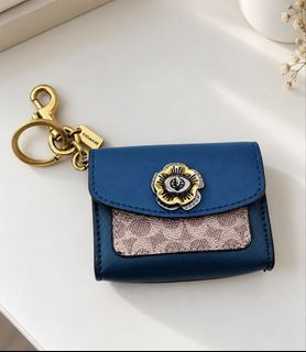 (Category: ) located in . Submitted by veautee.shop (Listing ID 1470004995, Image 1). Description: .