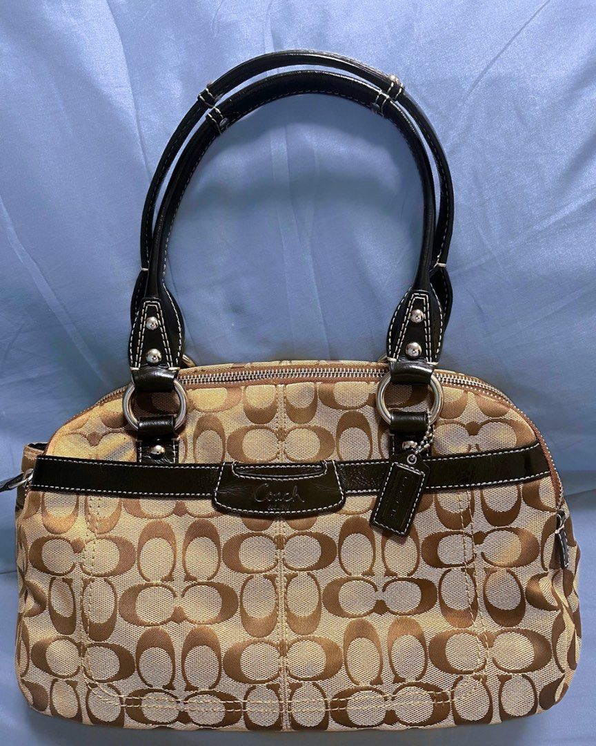 coach penelope (Category: Shoulder Bags) located in Manila. Submitted by lovesabi22 (Listing ID 1469992976, Image 1). Description: ୨୧ coach penelope bag from Japan 🇯🇵 ₱3,800 preloved, no issues payment first COD available (lbc) 💌DM for more details!.