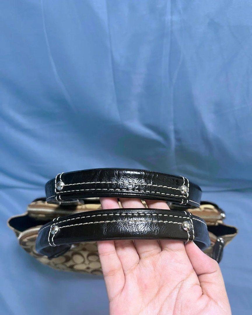 coach penelope (Category: Shoulder Bags) located in Manila. Submitted by lovesabi22 (Listing ID 1469992976, Image 3). Description: ୨୧ coach penelope bag from Japan 🇯🇵 ₱3,800 preloved, no issues payment first COD available (lbc) 💌DM for more details!.