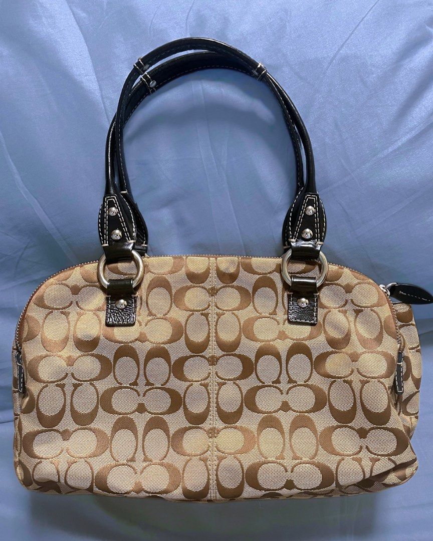 coach penelope (Category: Shoulder Bags) located in Manila. Submitted by lovesabi22 (Listing ID 1469992976, Image 2). Description: ୨୧ coach penelope bag from Japan 🇯🇵 ₱3,800 preloved, no issues payment first COD available (lbc) 💌DM for more details!.