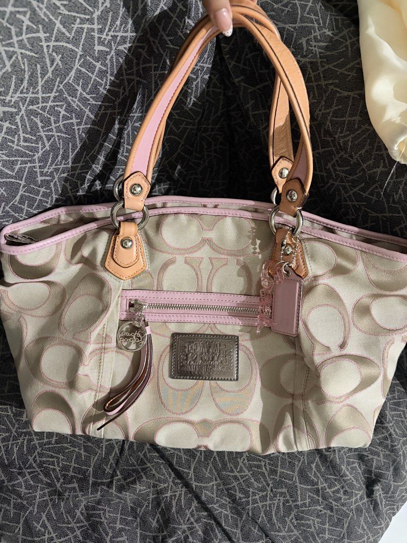 coach poppy tote bag rare (Category: Luxury Bags & Wallets) located in Valenzuela. Submitted by lvc.d (Listing ID 1469840483, Image 2). Description: rank SA complete hangtags 10/10 with sling and dust bag 😩🌟 .