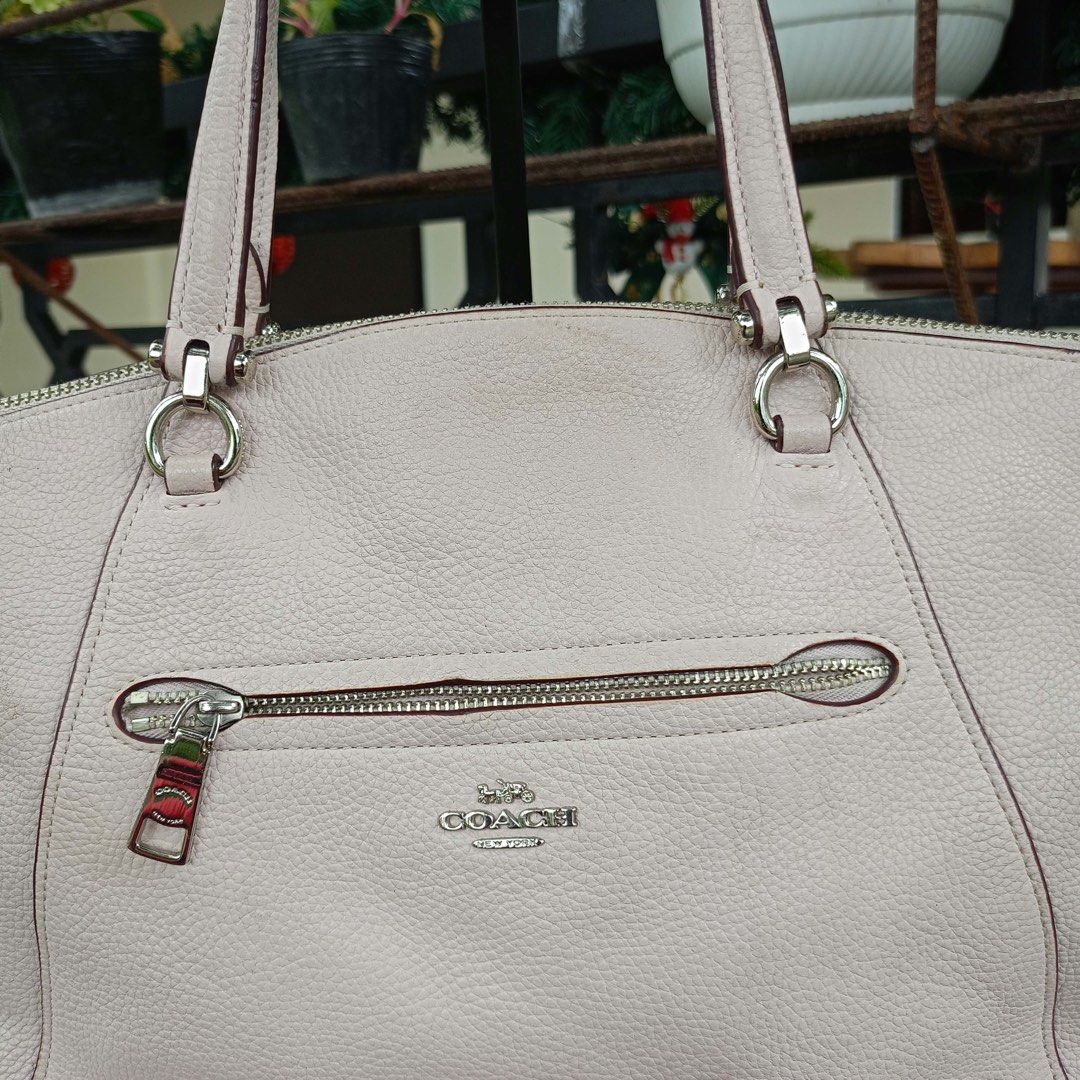 Coach Prairie Satchel (Category: Cross-body Bags) located in Barugo. Submitted by green.trendsetter (Listing ID 1470139196, Image 2). Description: Photos of the bag’s details and other identifying features are posted for your reference. Please check to assess the bag’s authenticity before purchasing. Thank you!.