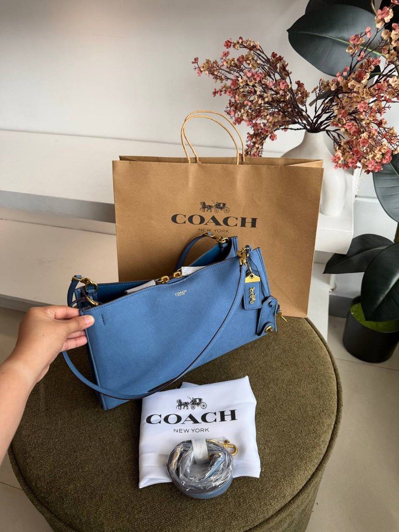 Coach Rogue 34 (Category: Shoulder Bags) located in Binan City. Submitted by pinkykeenshop (Listing ID 1470059679, Image 2). Description: .