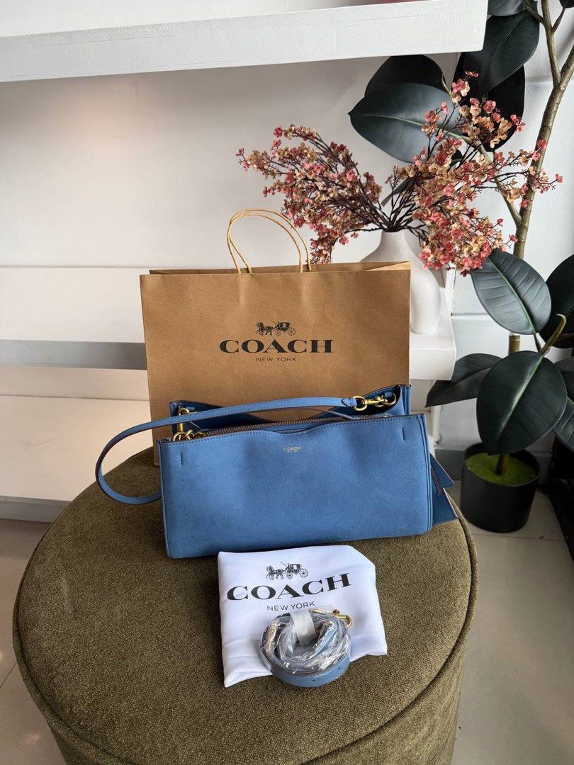Coach Rogue 34 (Category: Shoulder Bags) located in Binan City. Submitted by pinkykeenshop (Listing ID 1470059679, Image 1). Description: .