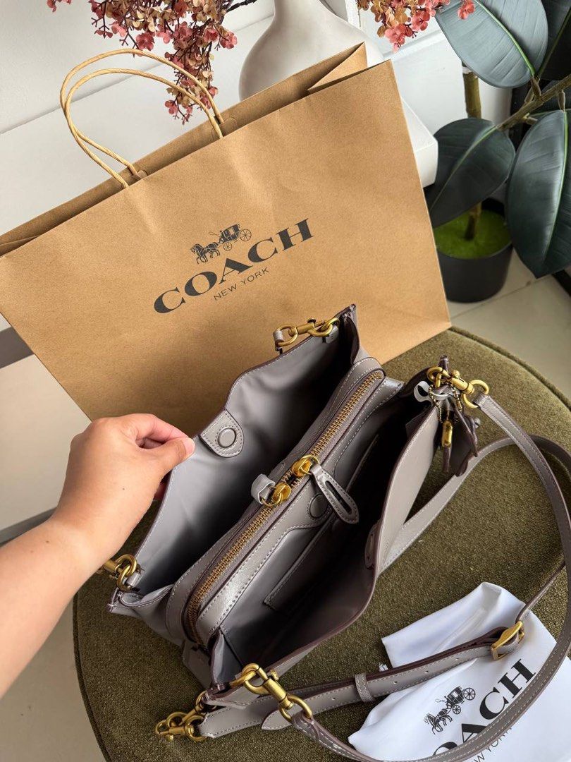 Coach Rogue 34 (Category: Shoulder Bags) located in Binan City. Submitted by pinkykeenshop (Listing ID 1470059756, Image 3). Description: .