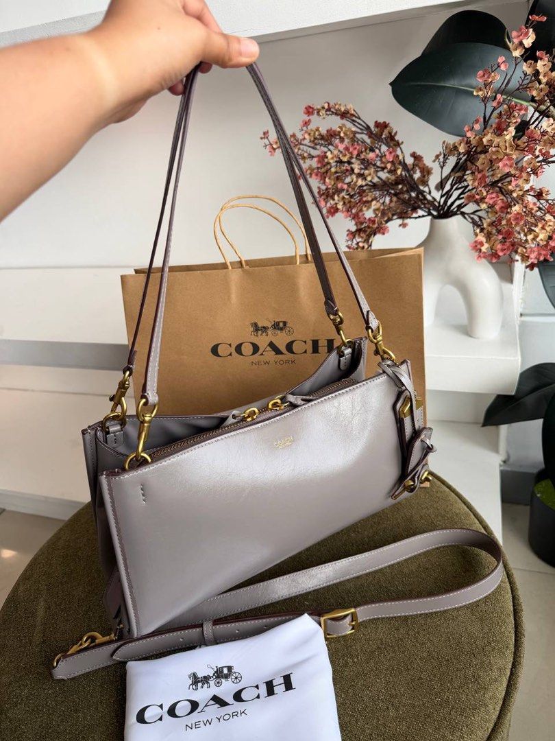 Coach Rogue 34 (Category: Shoulder Bags) located in Binan City. Submitted by pinkykeenshop (Listing ID 1470059756, Image 1). Description: .