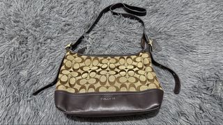 (Category: ) located in . Submitted by hilari0s-thrift (Listing ID 1470005891, Image 1). Description: .
