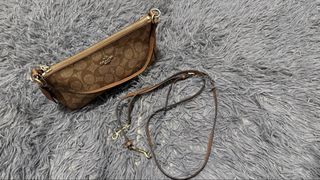 (Category: ) located in . Submitted by hilari0s-thrift (Listing ID 1470006821, Image 1). Description: .