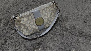 (Category: ) located in . Submitted by hilari0s-thrift (Listing ID 1470006687, Image 1). Description: .