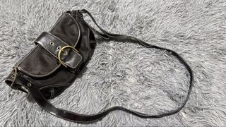(Category: ) located in . Submitted by hilari0s-thrift (Listing ID 1470006303, Image 1). Description: .