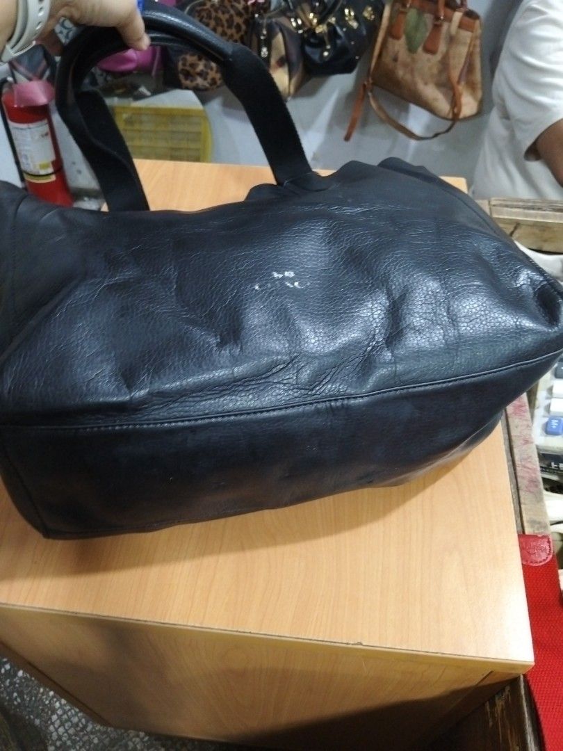 Coach Tote Bag (Category: Shoulder Bags) located in El Salvador. Submitted by francheskaukayukay (Listing ID 1470043876, Image 3). Description: .
