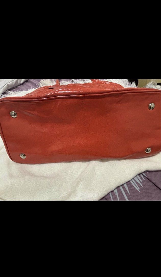 coach tote bag (Category: Luxury Bags & Wallets) located in Cebu City. Submitted by luv.vintage (Listing ID 1470117507, Image 3). Description: no issue malinis.