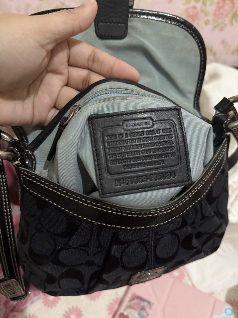 Coach Triple Black Soho Sling (Category: Luxury Accessories) located in Caloocan City. Submitted by cami.rae (Listing ID 1469996790, Image 3). Description: ₱3,000 lp AUTO DECLINE SA BARAT 🫶🏻.