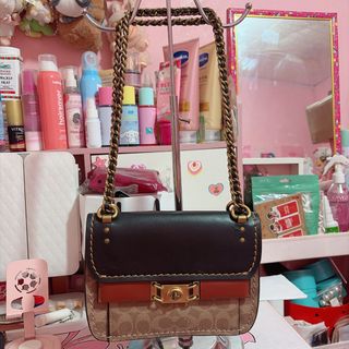 (Category: ) located in . Submitted by ikay_bee (Listing ID 1470093820, Image 1). Description: .