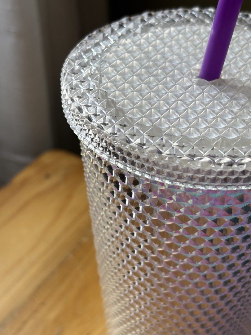 Coffee Bean & Tea Leaf Chill Crystal Tumbler (Category: Water Bottles & Tumblers) located in Quezon City. Submitted by saveproject (Listing ID 1470097411, Image 3). Description: .