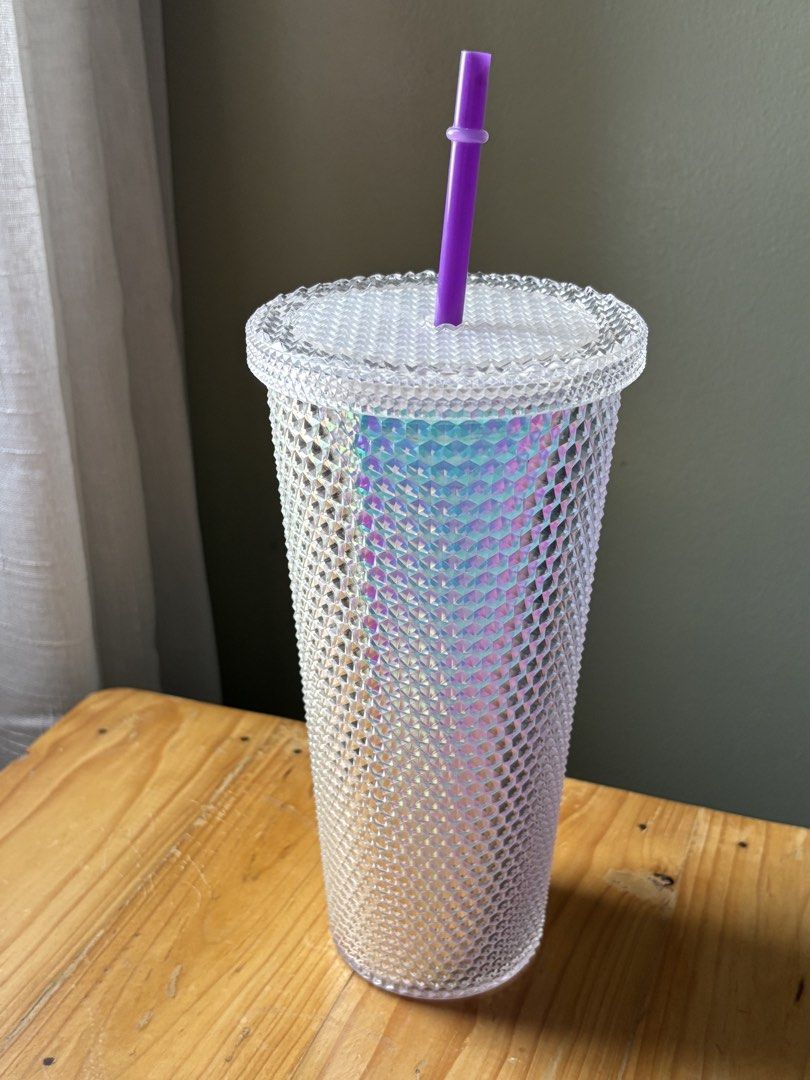 Coffee Bean & Tea Leaf Chill Crystal Tumbler (Category: Water Bottles & Tumblers) located in Quezon City. Submitted by saveproject (Listing ID 1470097411, Image 2). Description: .