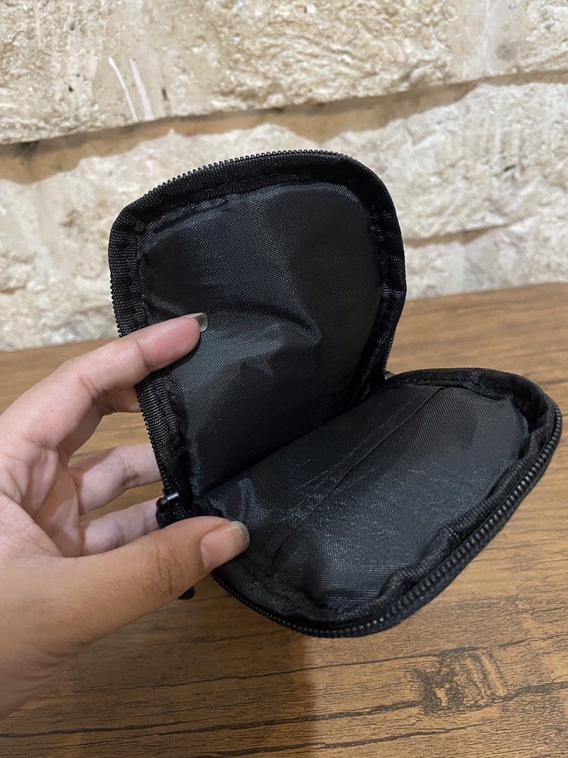 coleman phone pouch (Category: Purses & Pouches) located in San Fernando. Submitted by dntjapansurpluselyu (Listing ID 1470060203, Image 3). Description: .