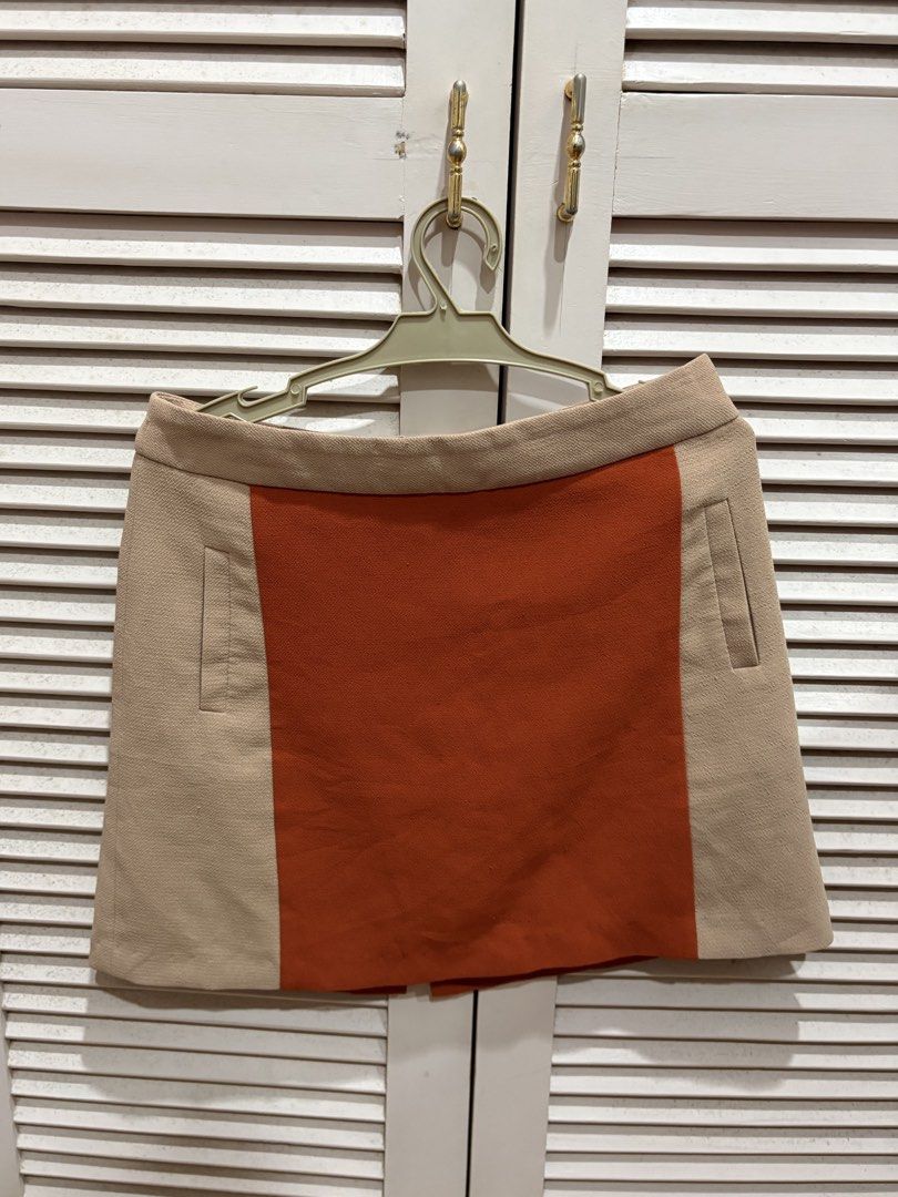 Colorblock Mini Skirt (Category: Skirts) located in Muntinlupa City. Submitted by sukimum (Listing ID 1469974038, Image 1). Description: Fits 24-26cm waist. Has a back zipper, non stretchy material. Super cute and retro!.