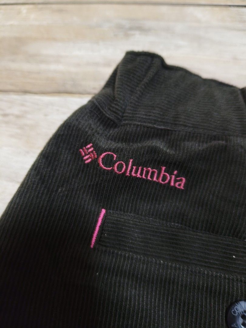 Columbia corduroy short (Category: Shorts) located in Siniloan. Submitted by talktotheroses (Listing ID 1469972566, Image 3). Description: .