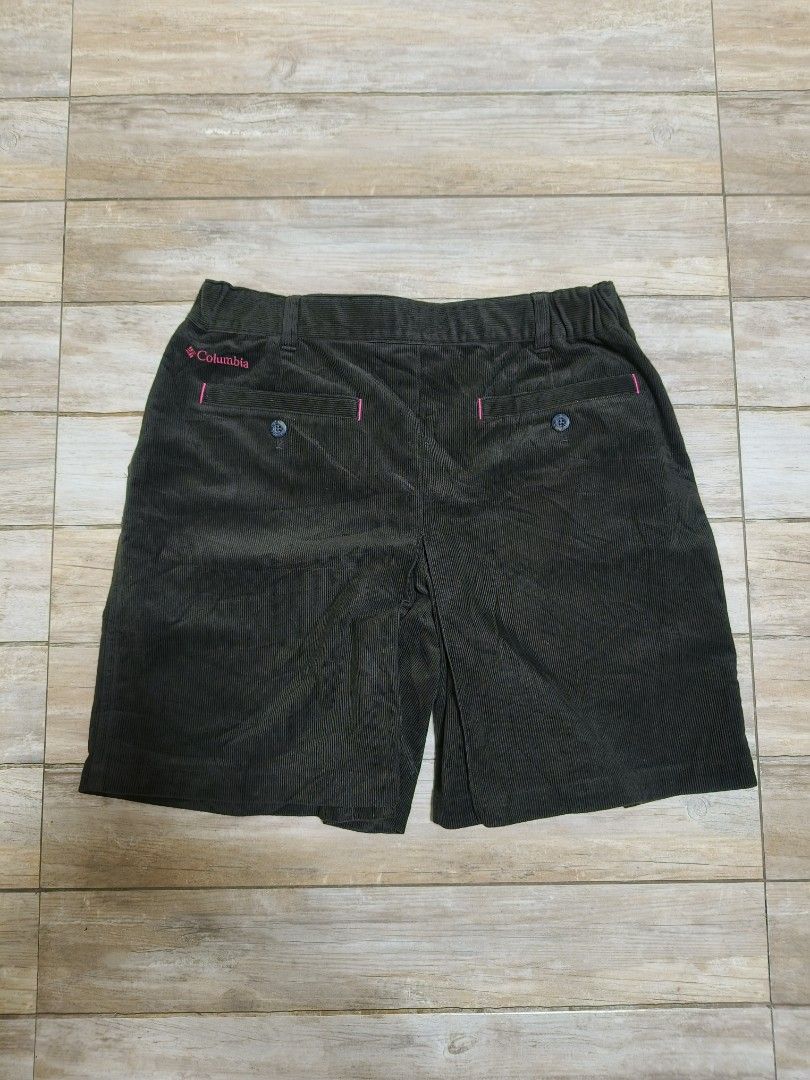Columbia corduroy short (Category: Shorts) located in Siniloan. Submitted by talktotheroses (Listing ID 1469972566, Image 2). Description: .