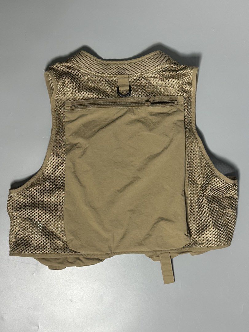 Columbia PFG vest (Category: Vests) located in Las Pinas. Submitted by weryouat (Listing ID 1470016183, Image 2). Description: Columbia PFG Vest 🚨🚨🚨 Khaki color Polyester Multipocket Medium on tag Excellent Condition 22"width 20"length 2,000 only MOP BPI/GCASH SHIP VIA J&T/Lalamove PAYMENTS FIRST POLICY LAS PINAS📍.