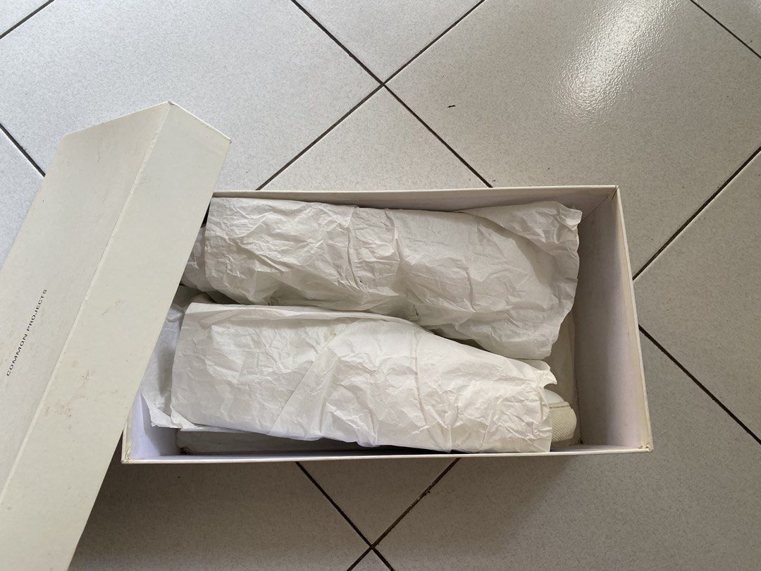 Common Projects (Category: Sneakers) located in Manila. Submitted by late80searly90s (Listing ID 1470068253, Image 2). Description: Original Achilles .