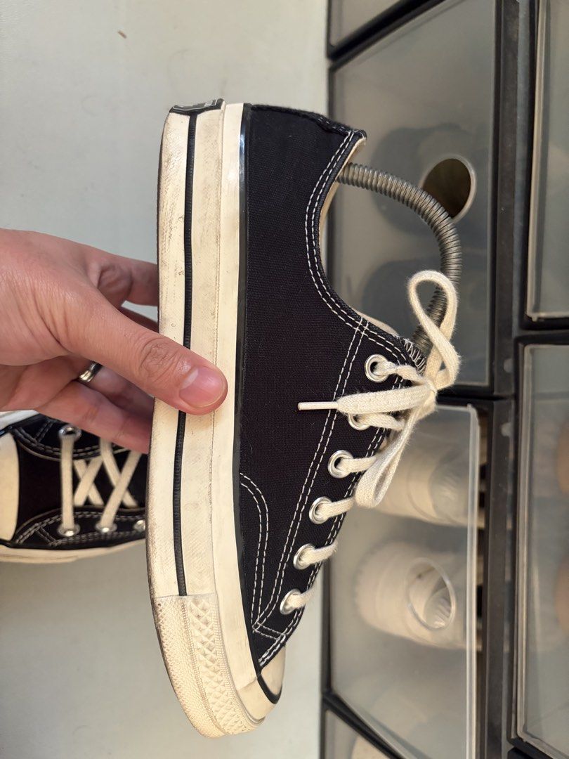 Converse Chuck 70 Low Black (Category: Sneakers) located in Makati City. Submitted by mmry1214 (Listing ID 1470138855, Image 2). Description: For sale only Converse 70s black Size 6mens Good condition no box 1,100php only RFS: uuwi na ng province 📍Guadalupe Nuevo, Makati City.