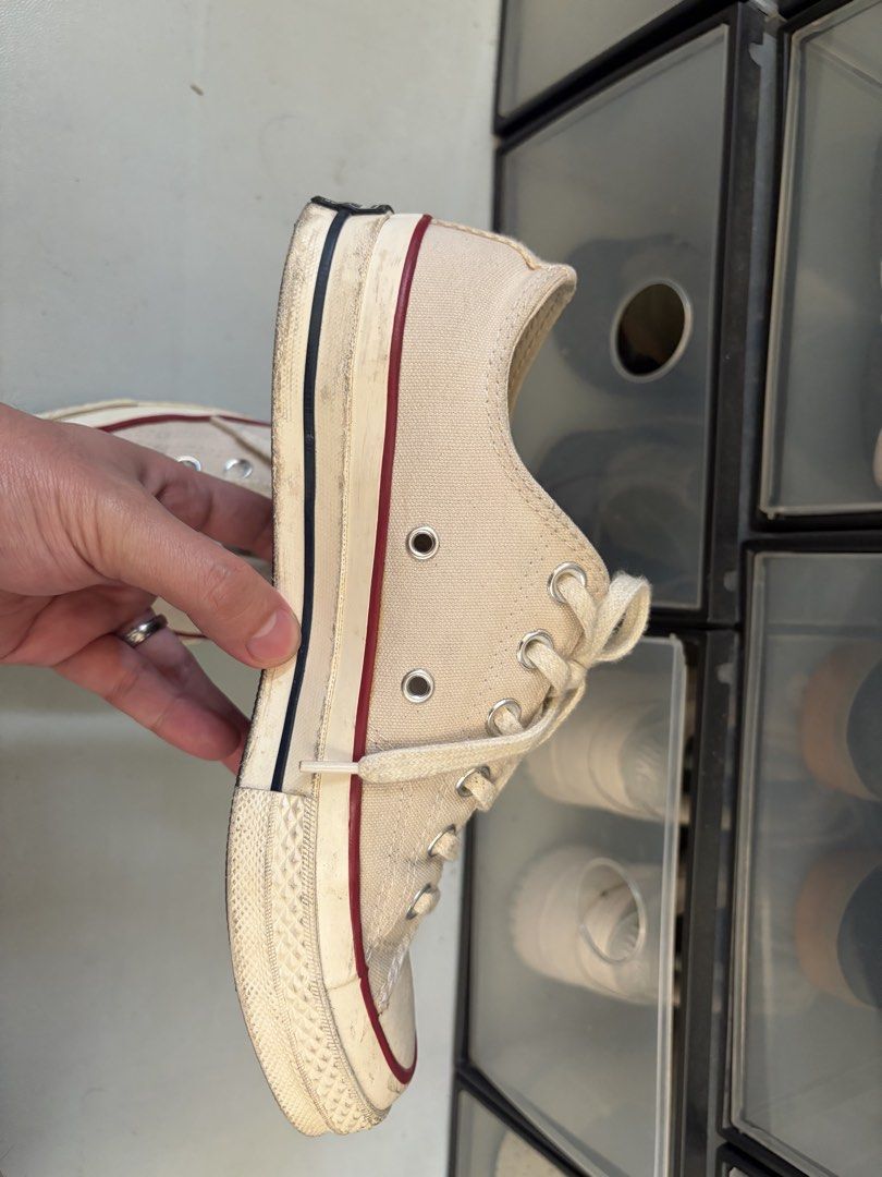 Converse Chuck 70 Low Top Parchment (Category: Sneakers) located in Makati City. Submitted by mmry1214 (Listing ID 1470138889, Image 3). Description: For sale only Converse 70s parchment Size 6.5mens Good condition no box 1,100php only RFS: uuwi na ng province 📍Guadalupe Nuevo, Makati City.