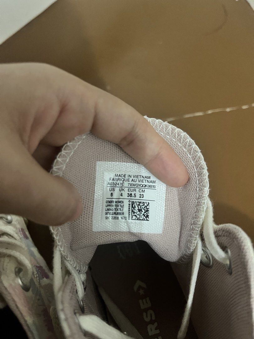 Converse High Cut (Category: Sneakers) located in Imus. Submitted by alexapreloooved (Listing ID 1470089304, Image 3). Description: Letting go at 500. No more last price. Authentic, Singapore bought. No issues, just needs some wiping/cleaning on the sole/white rubber part. .