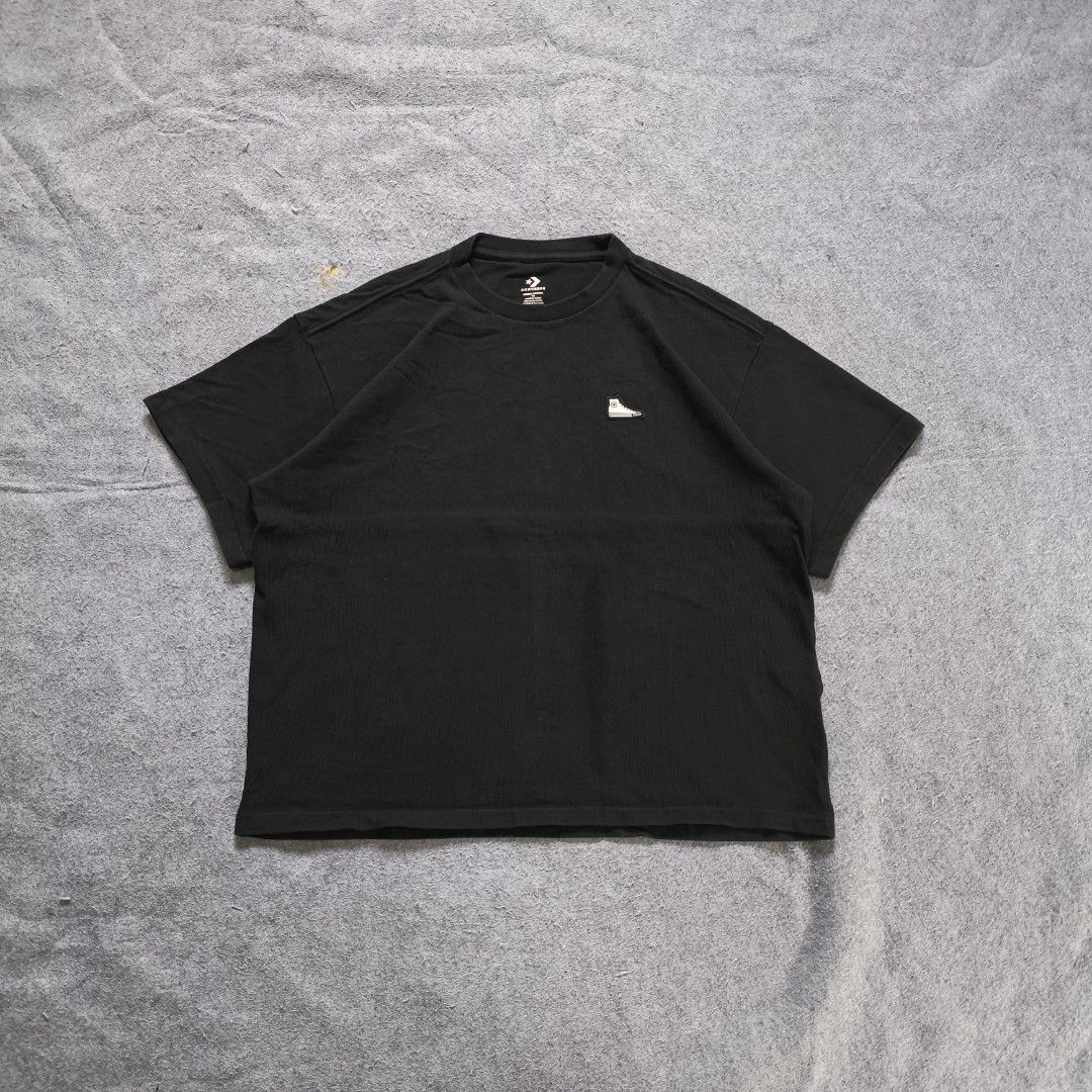 Converse Modern Chuck Taylor Shoe Patch Shirt (Category: Tshirts & Polo Shirts ) located in Manila. Submitted by shykes_26 (Listing ID 1470103428, Image 1). Description: Dimensions Width - 24 Length - 25 Size on tag - XS (Oversized) Issues - None.