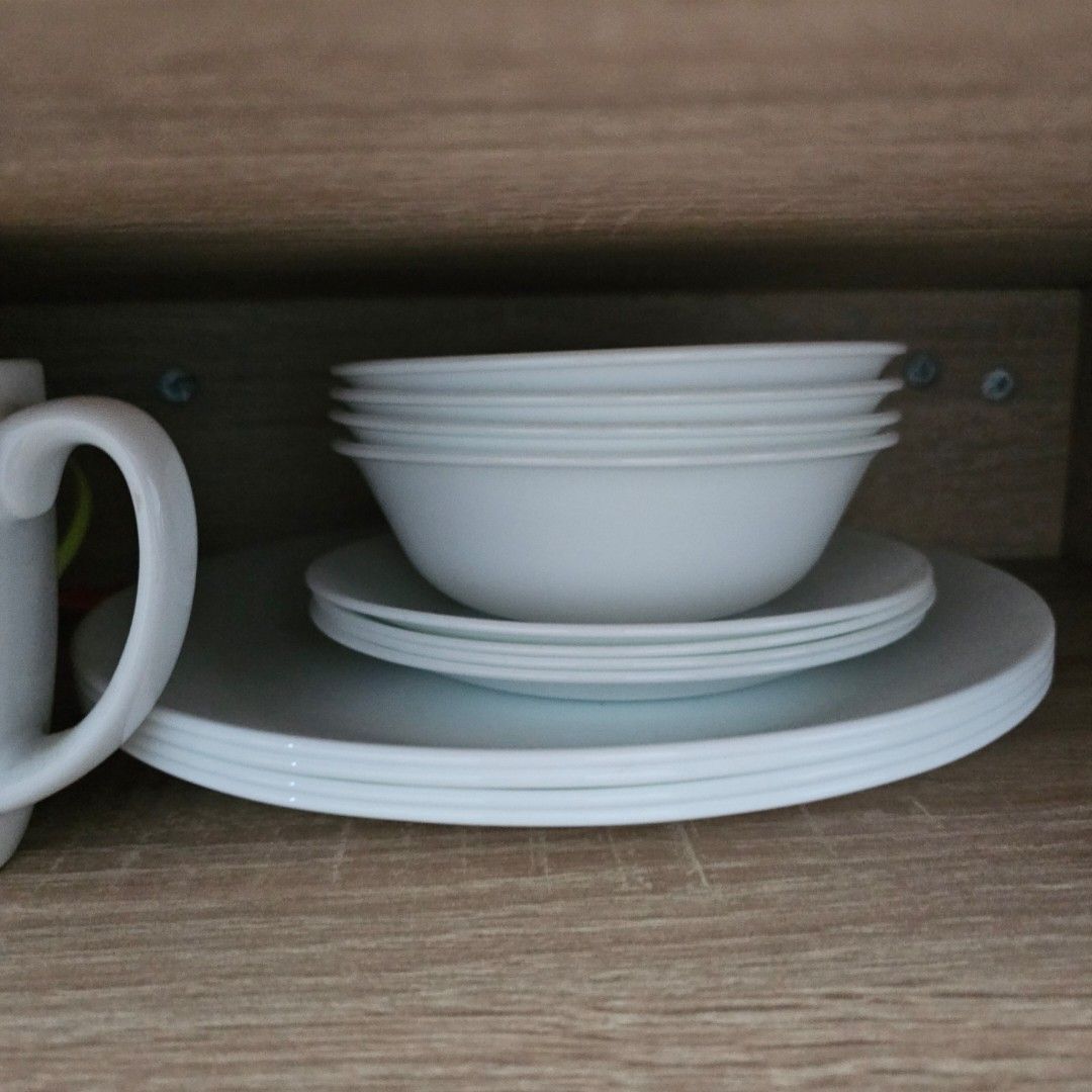 Corelle Classic Winter Frost White Dinnerware (Category: Dinnerware & Cutlery) located in Makati City. Submitted by goldenbird.001 (Listing ID 1470025766, Image 3). Description: brand new but not complete (other pieces broke in transit) selling those not broken 2 mugs broke its only 14pc set.