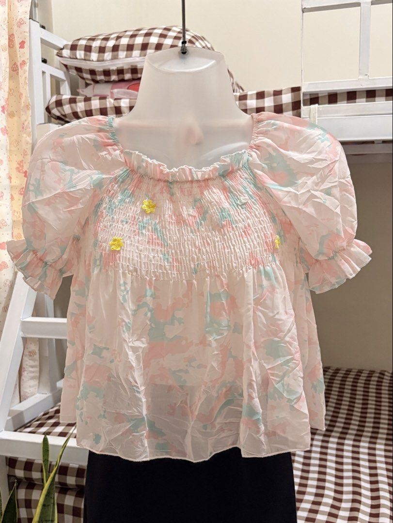 Cotton candy smocking blouse (Category: Blouses) located in Virac. Submitted by _meriduhhh (Listing ID 1470111552, Image 1). Description: Super cutieee ✨ S-M.