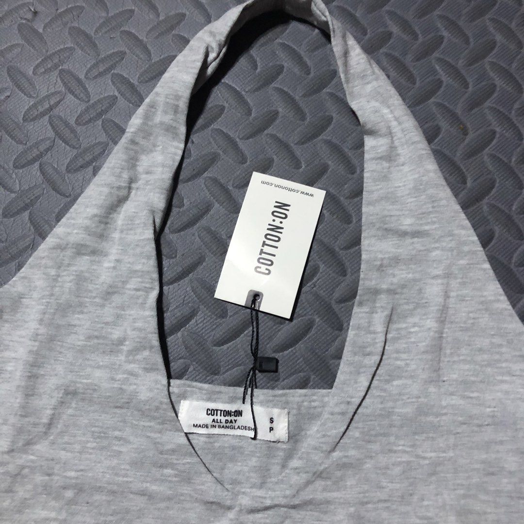 Cotton On Gray Halter Top (Category: Sleeveless) located in Manila. Submitted by nadz.28 (Listing ID 1465742790, Image 2). Description: double lining stretchable .