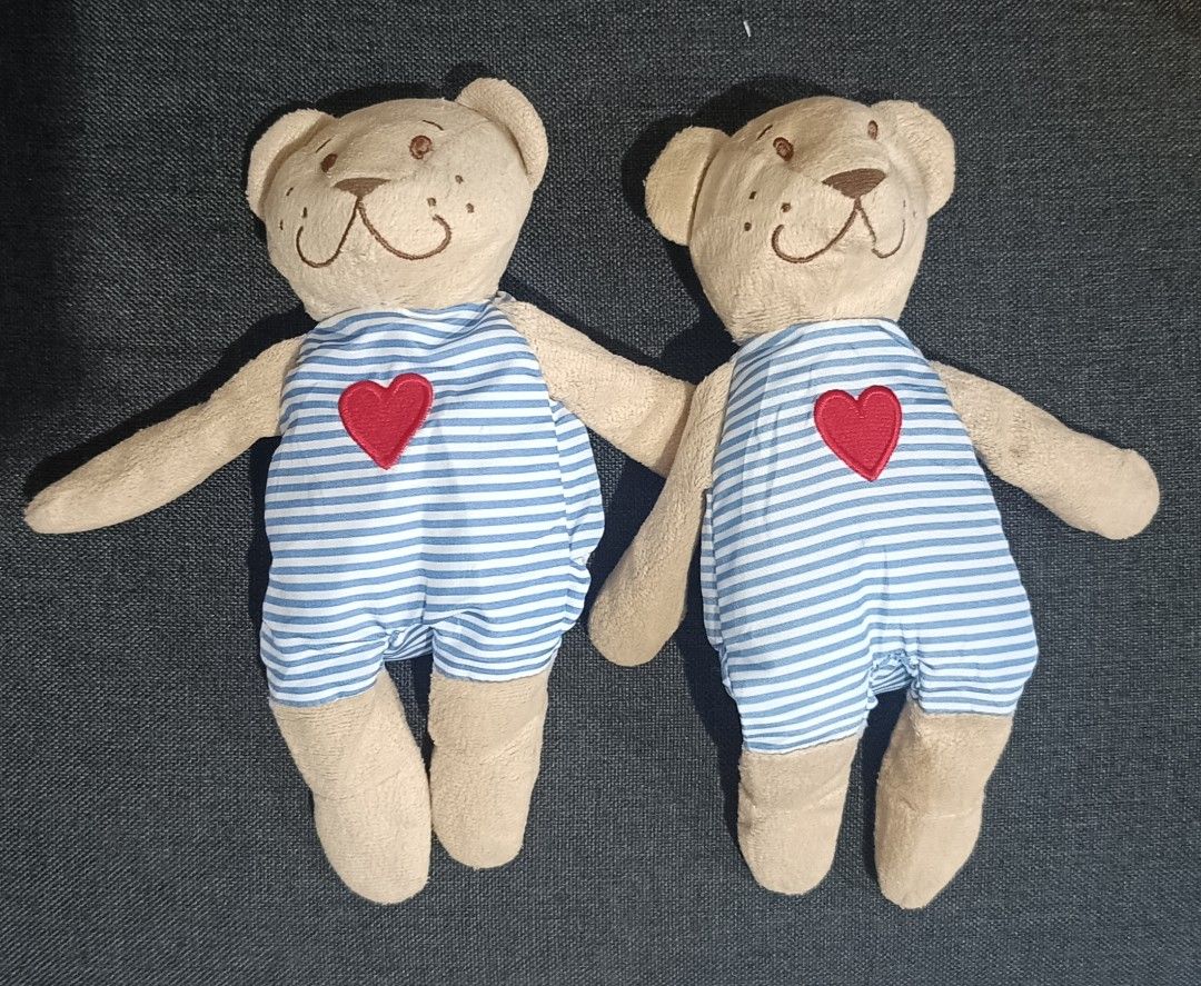 Couple bear TAKE ALL (Category: Plushies & Soft Toys) located in San Pedro. Submitted by dear__riri__ (Listing ID 1469949962, Image 1). Description: .