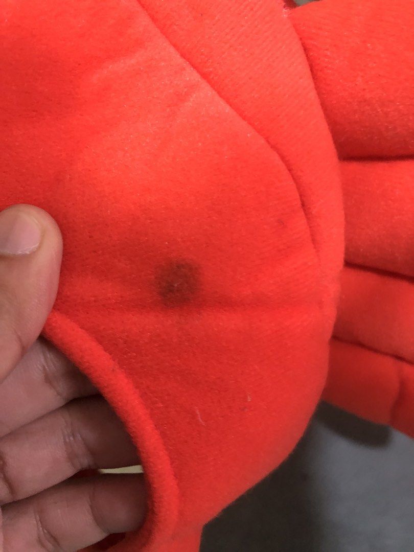 Crab costume hat (Category: Plushies & Soft Toys) located in Quezon City. Submitted by markgolveo (Listing ID 1469963054, Image 3). Description: Crab costume hat Minor spot stain non noticeable by far Adult size.