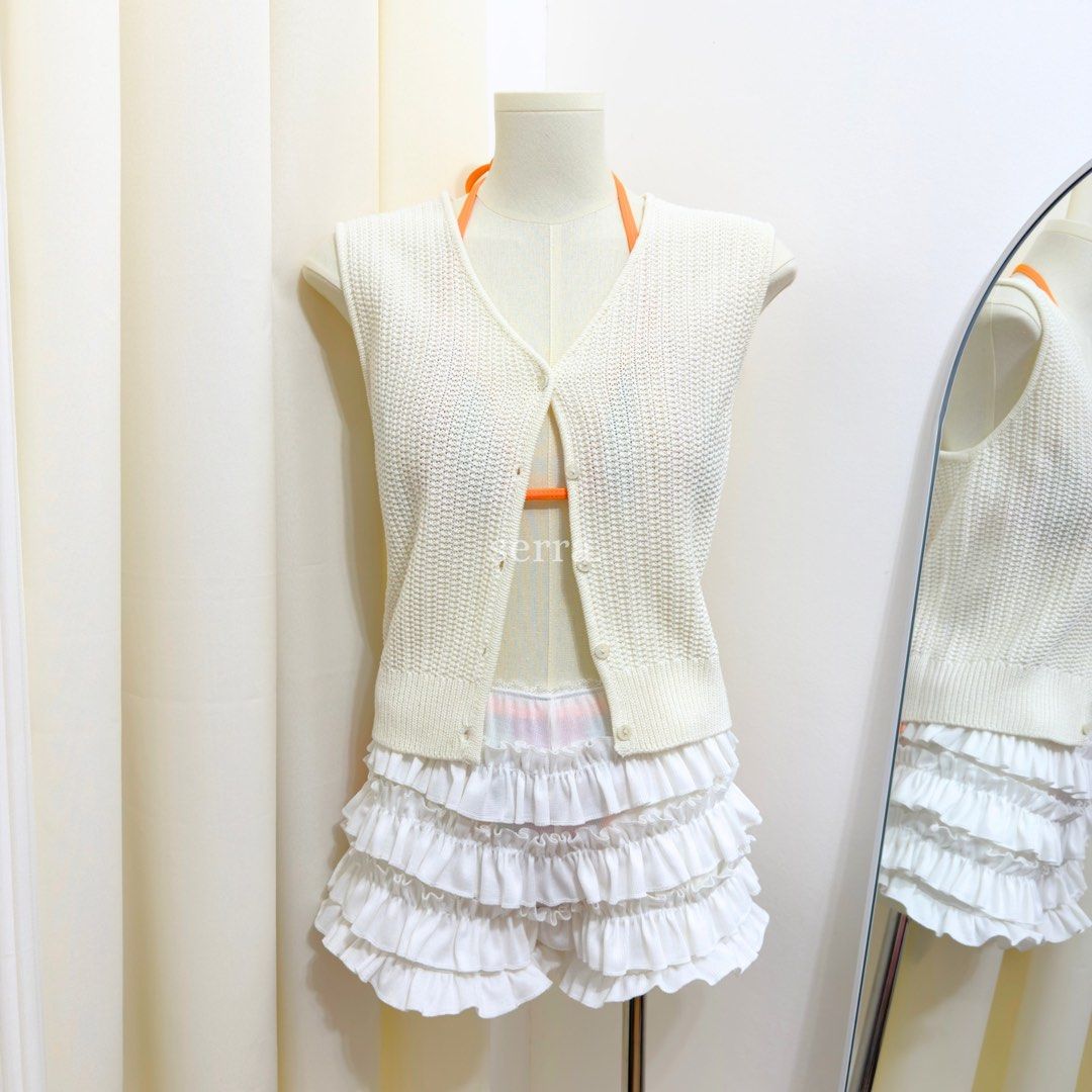 Crochet Button-down Vest Top (Category: Sleeveless) located in Subic. Submitted by serra. (Listing ID 1469957987, Image 1). Description: 🎀Size: Xs-S 🎀Washed and ready to wear! 📍Subic, Zambales 💵Payment first via Gcash 📦Shipping nationwide via J&T.